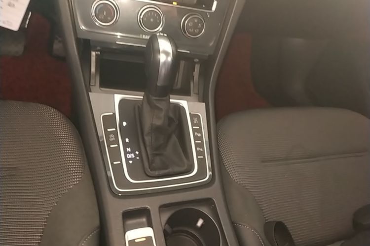 Volkswagen Golf 2020 imagem de carro #14