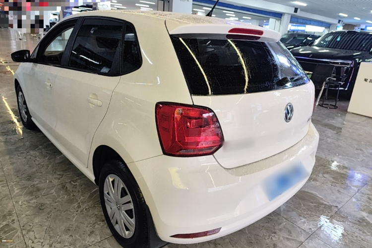 Volkswagen Polo 2017 car image #5
