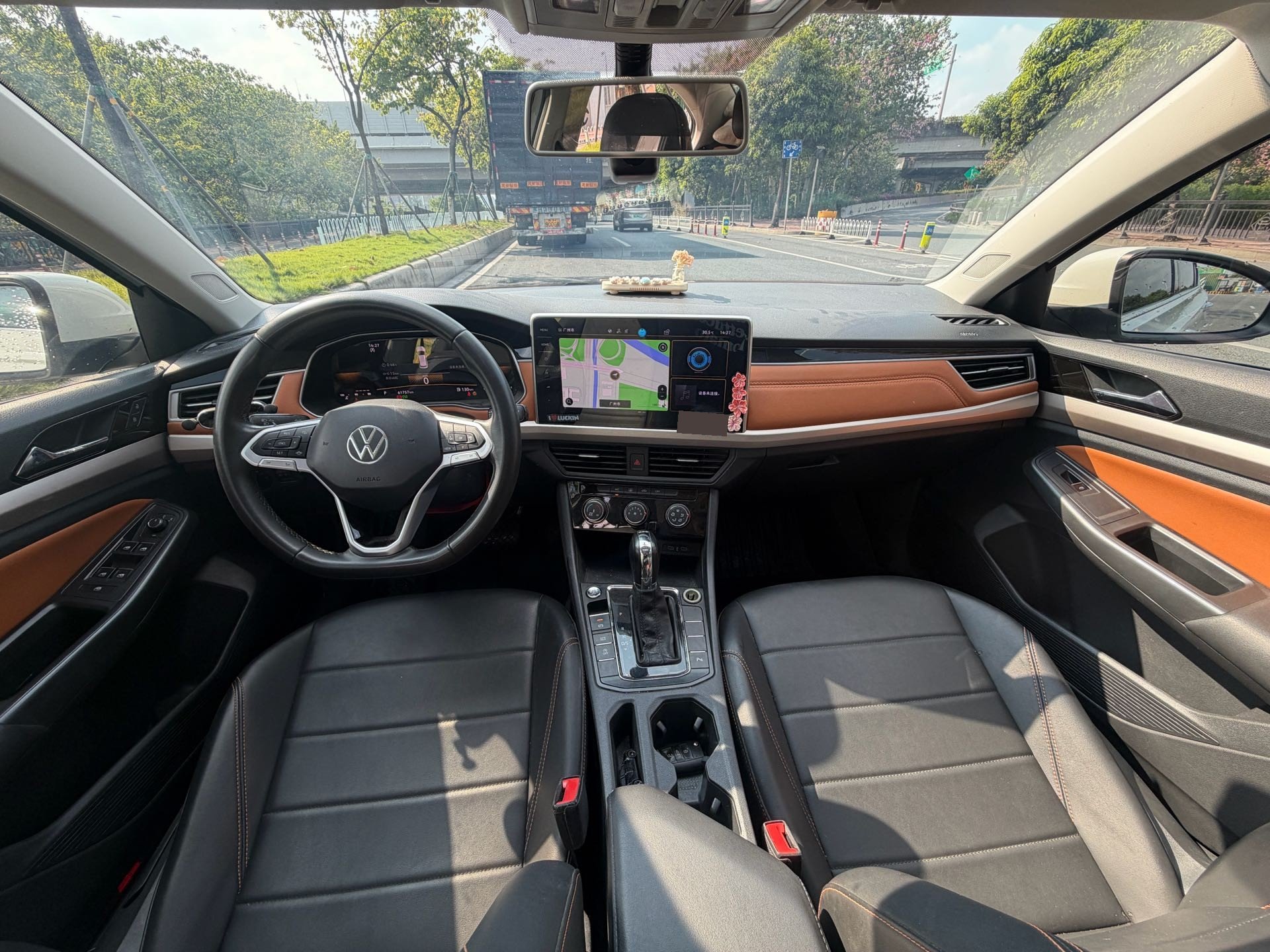 2023 car image #8