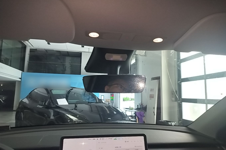 Tesla Model Y 2023 #18 Tesla Model Y 2023 car image #18