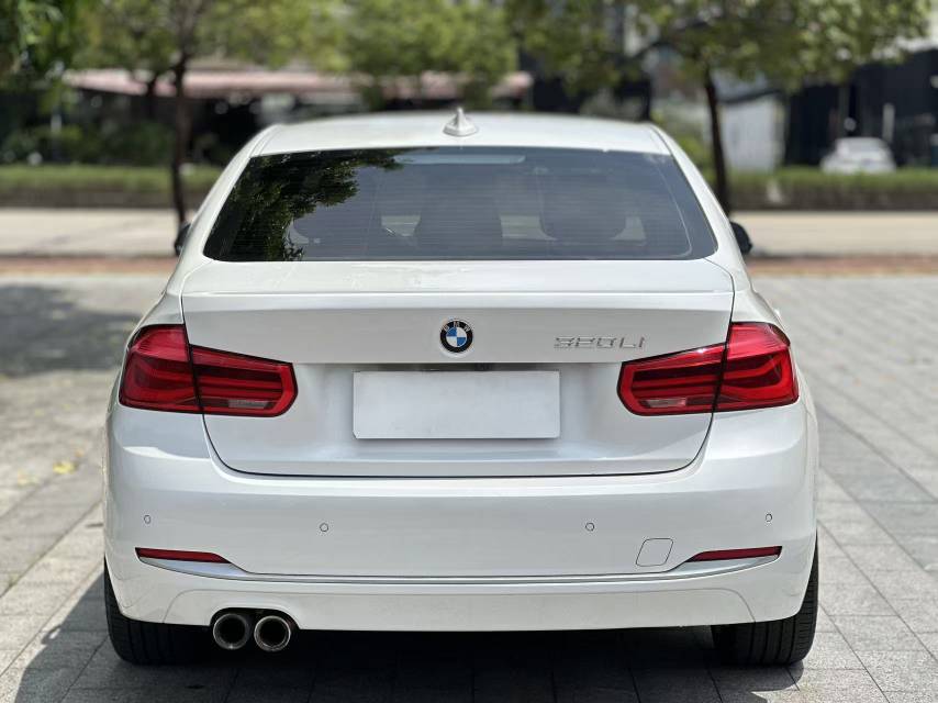 BMW 3 Series 2018 image de voiture #10