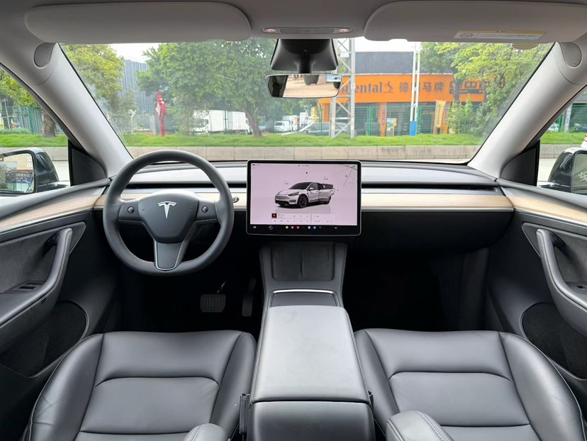 Tesla Model Y 2022 #8 Tesla Model Y 2022 car image #8
