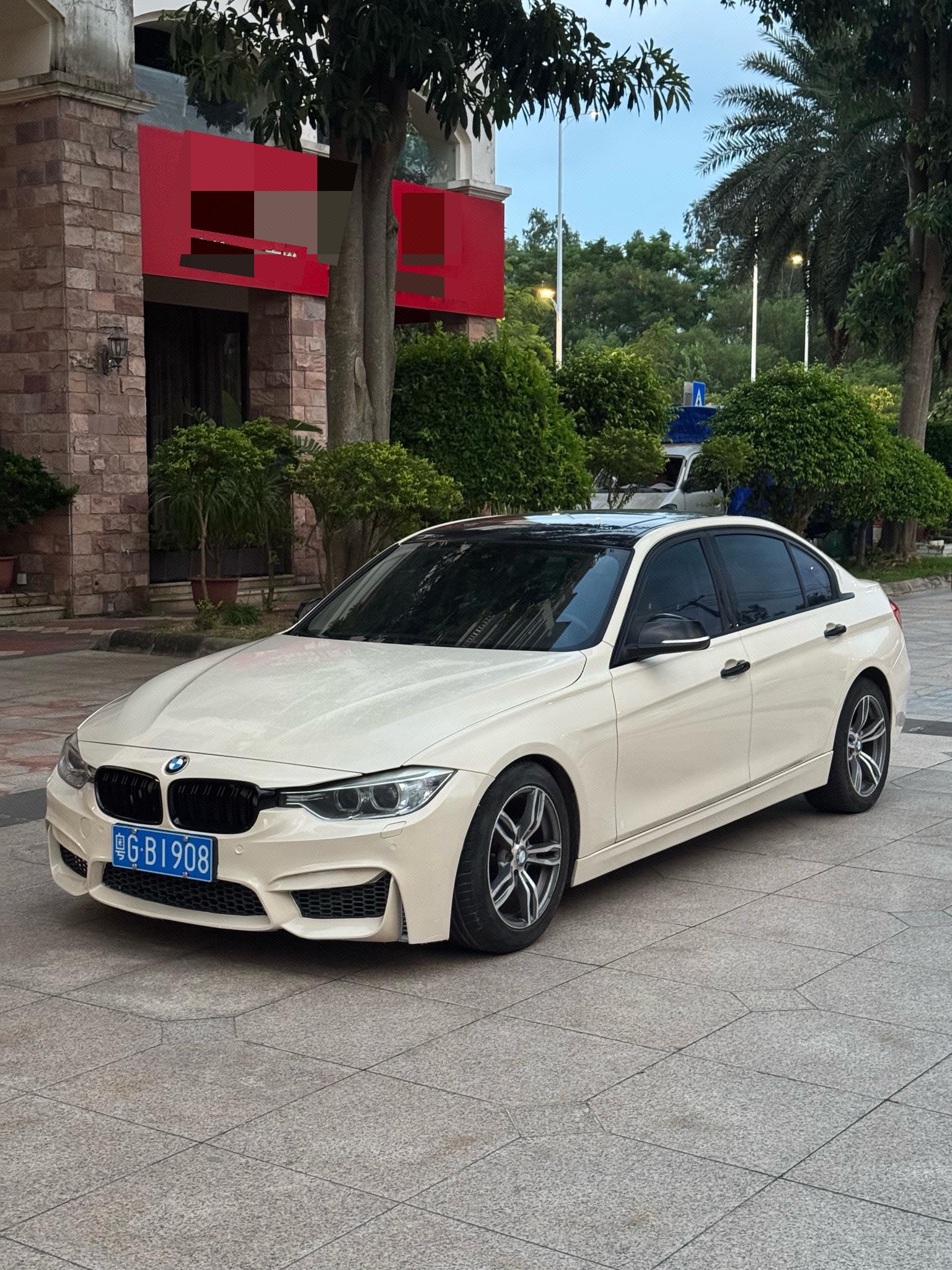 BMW 3 Series 2013 car image 