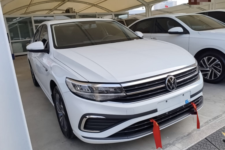 Volkswagen Bora 2025 car image #4