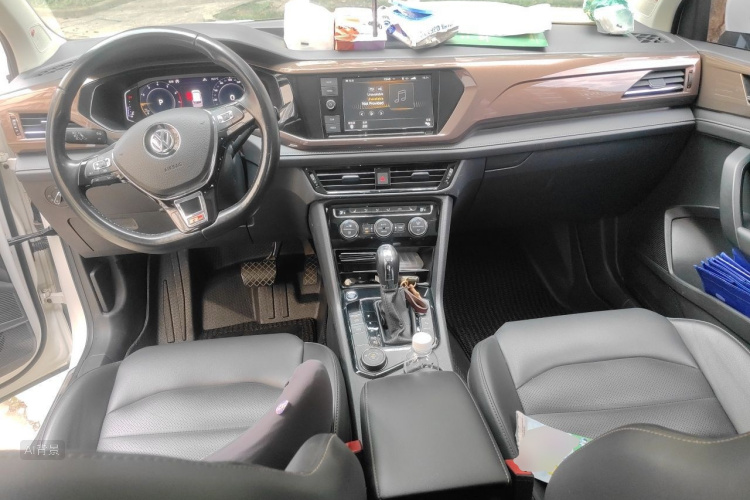 Volkswagen Tharu 2019 car image #11