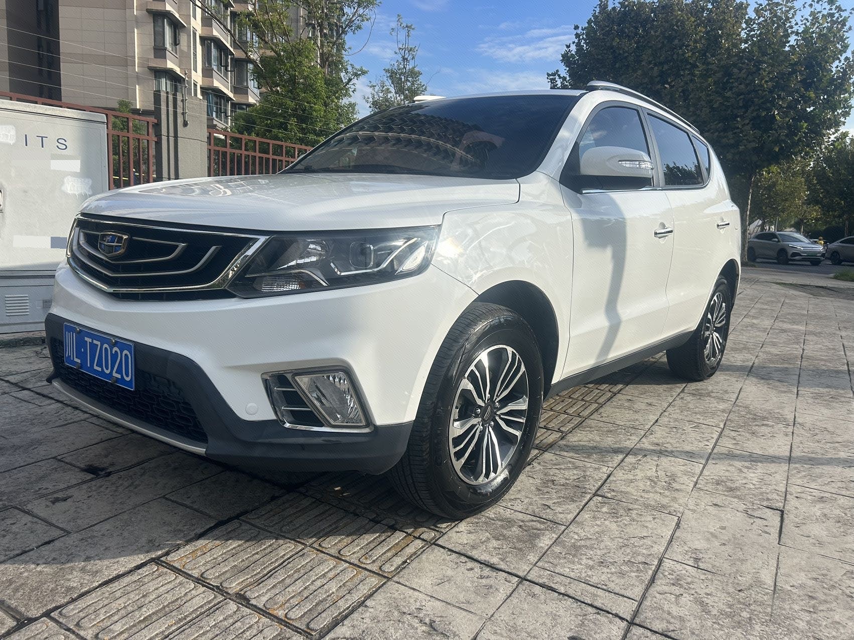 GEELY Vision X6 2017 car image 