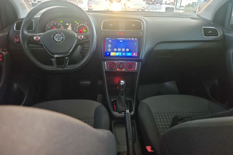 Volkswagen Polo 2017 car image #10