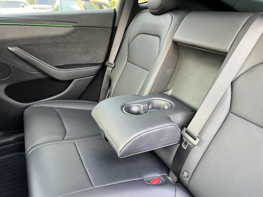 Tesla Model Y 2025 #30 Tesla Model Y 2025 immagine di auto #30