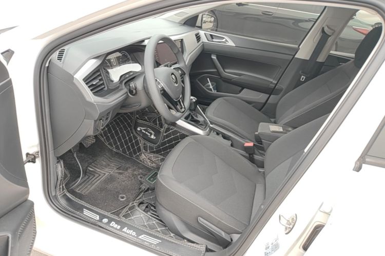 Volkswagen Polo 2022 car image #19
