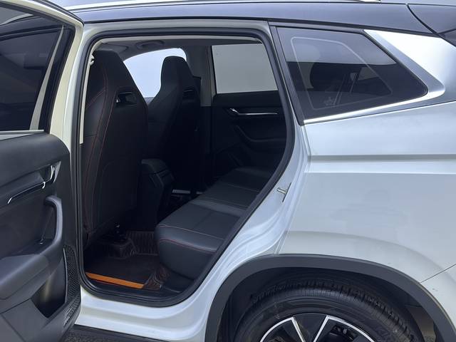 Skoda Kamiq 2024 immagine di auto #7