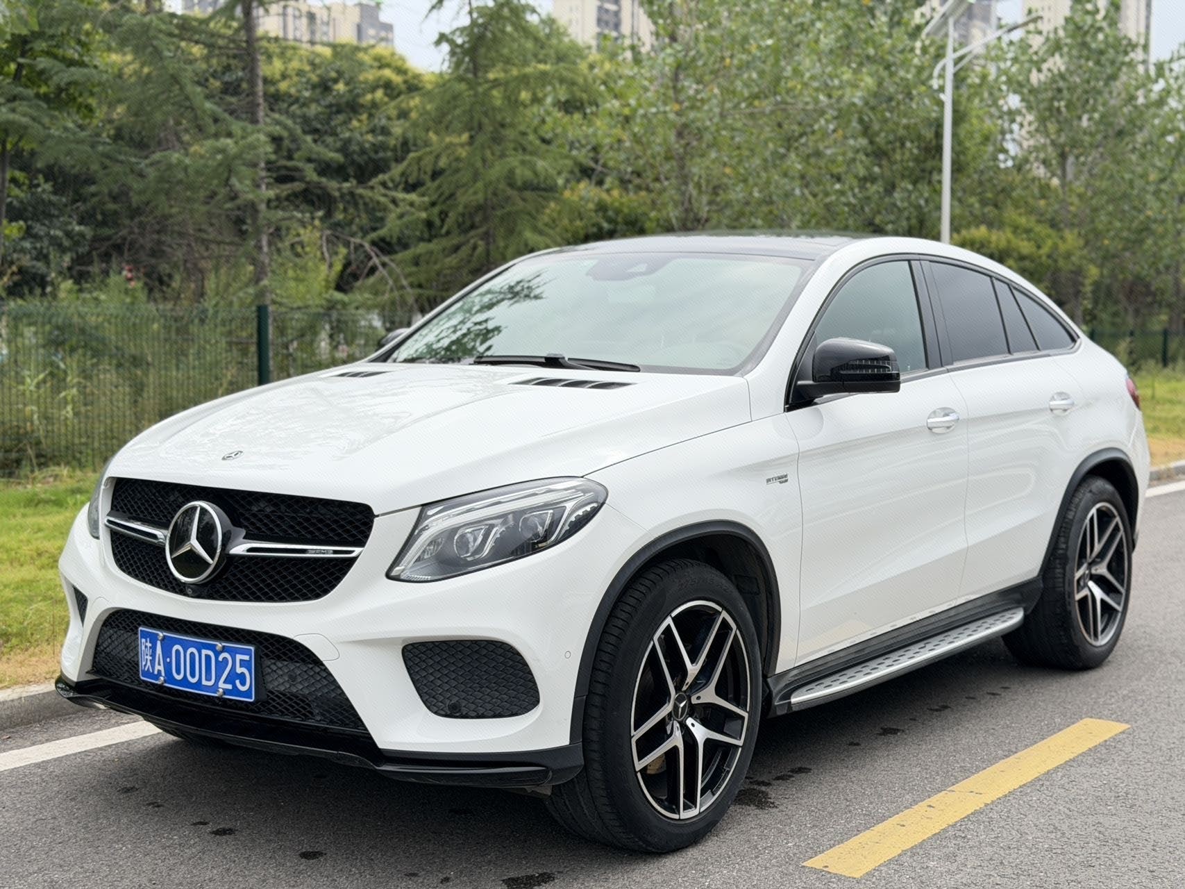 Mercedes-Benz GLE AMG 2018 car image 