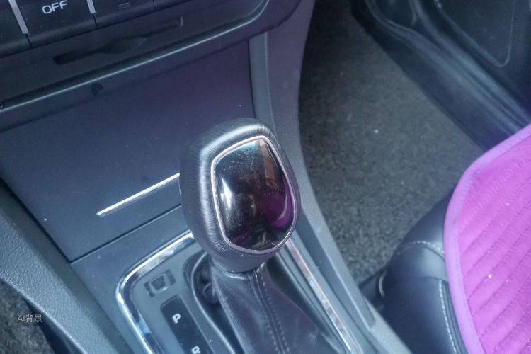 GEELY Emgrand 2018 car image #16