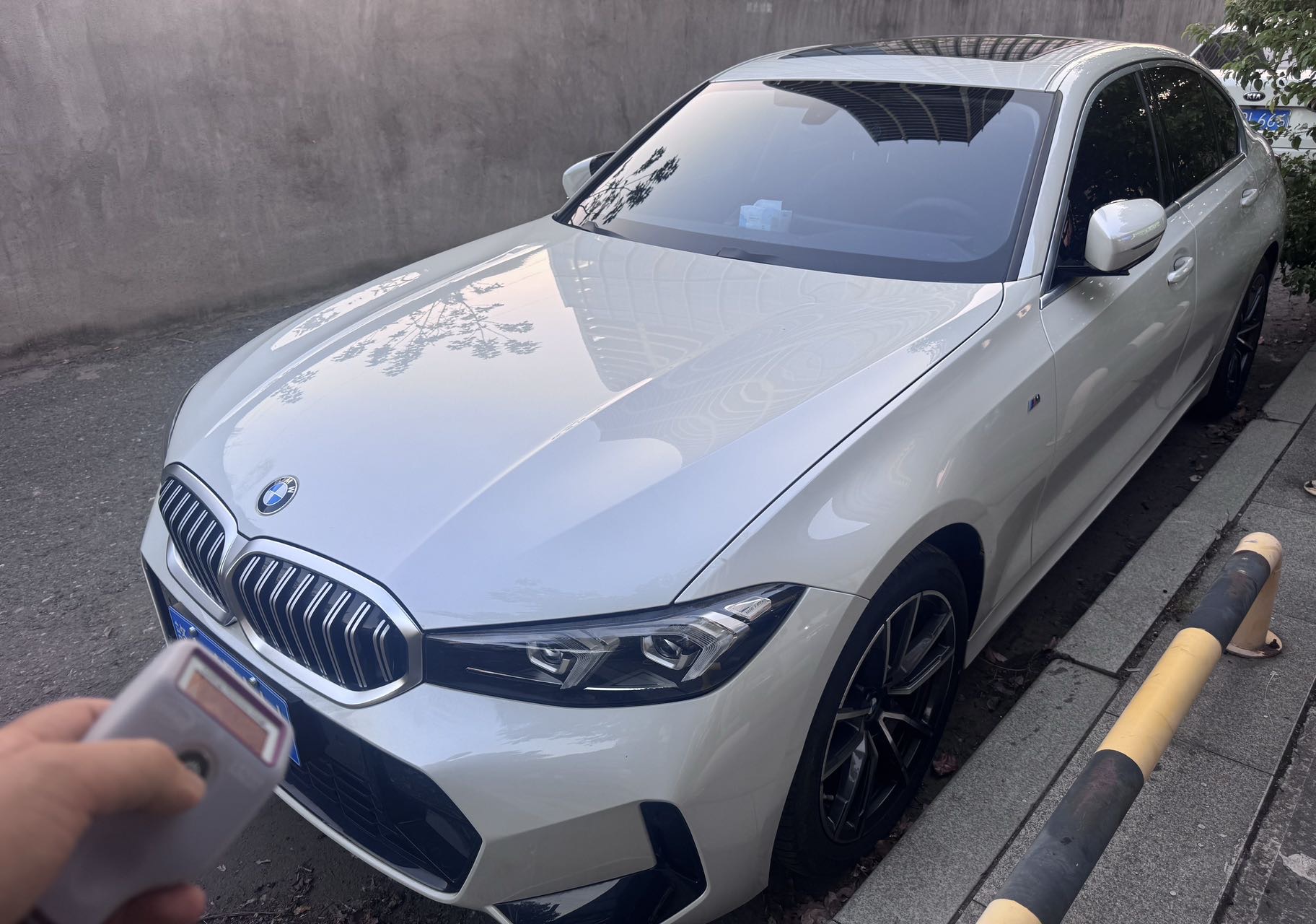 BMW 3 Series 2024 car image 