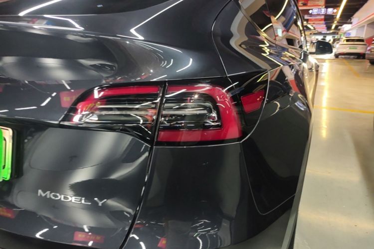 Tesla Model Y 2024 #8 Tesla Model Y 2024 car image #8