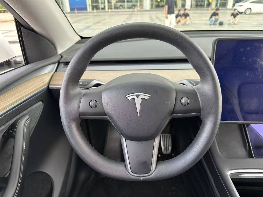Tesla Model Y 2022 #9 Tesla Model Y 2022 car image #9