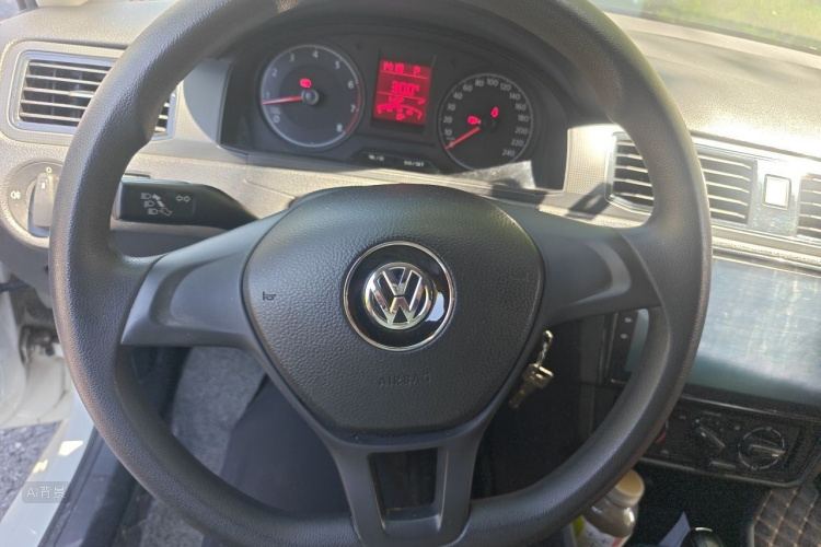 Volkswagen Santana 2018 car image #12