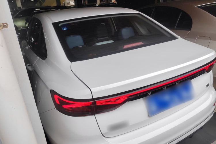 GEELY Emgrand 2022 imagem de carro #5