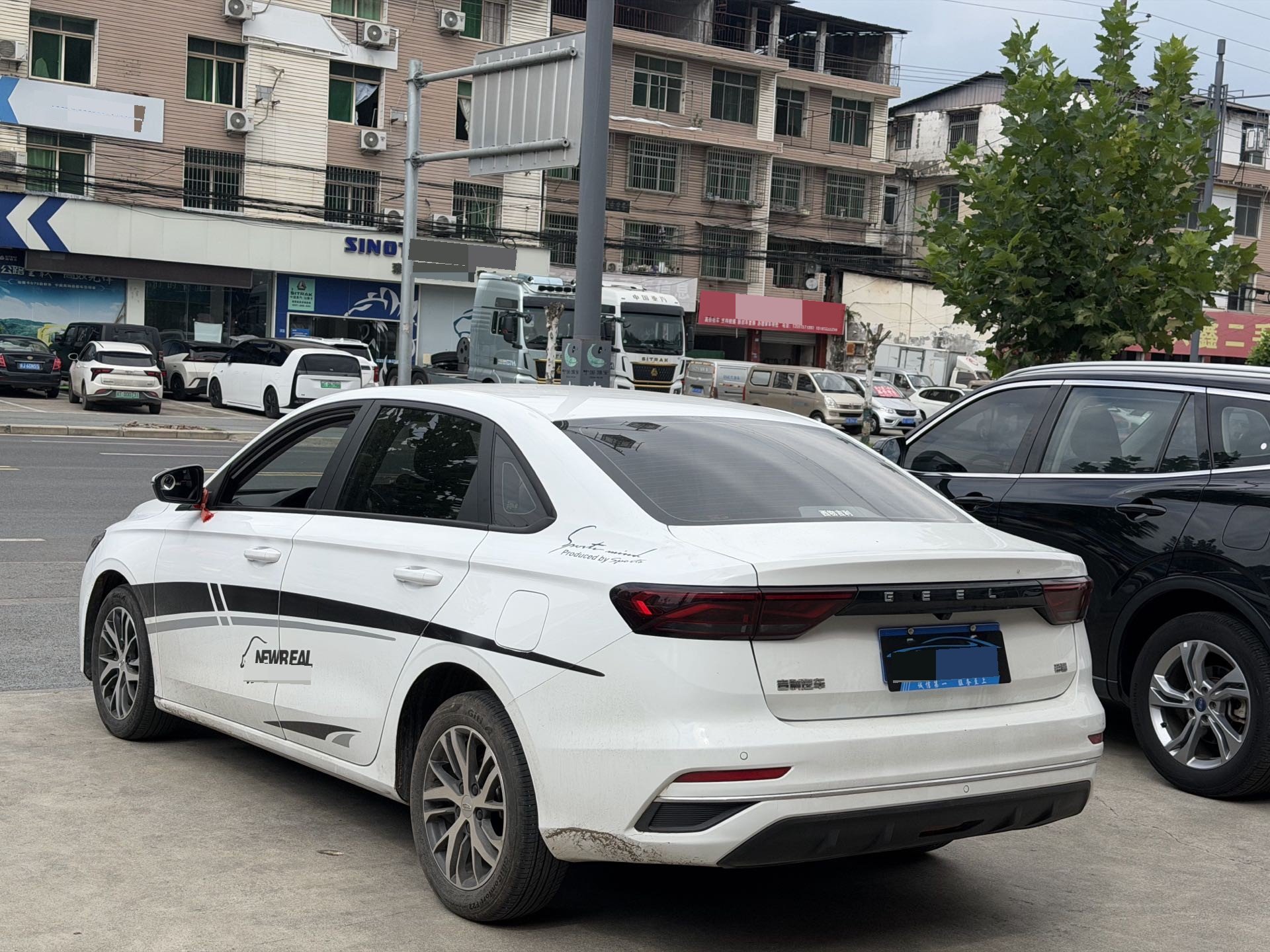 GEELY Emgrand 2024 car image #9