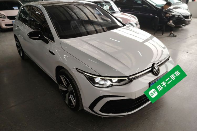 Volkswagen Golf 2023 car image #4
