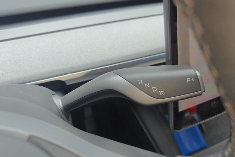 Tesla Model Y 2024 #14 Tesla Model Y 2024 car image #14