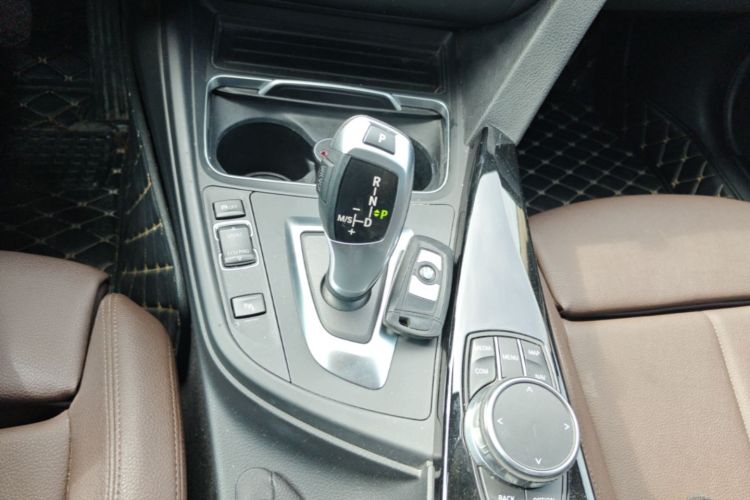 BMW 3 Series 2018 #14 BMW 3 Series 2018 car image #14