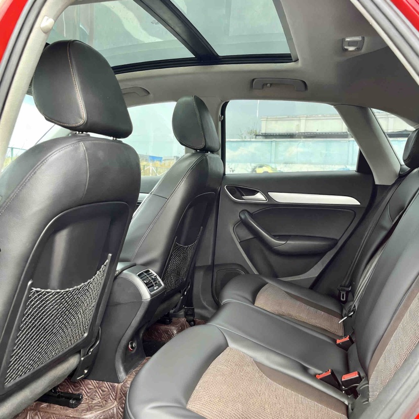 Audi Q3 2016 car image #6