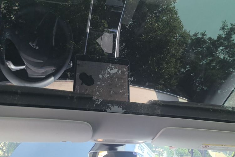 Tesla Model 3 2020 car image #18