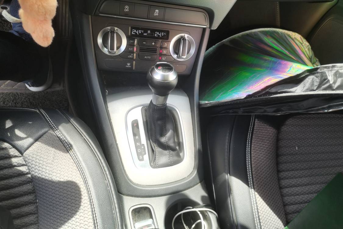 Audi Q3 2014 car image #27