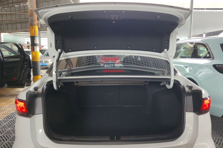 GEELY Emgrand 2023 car image #19