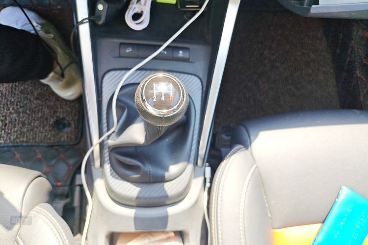 BYD Yuan 2016 car image #16