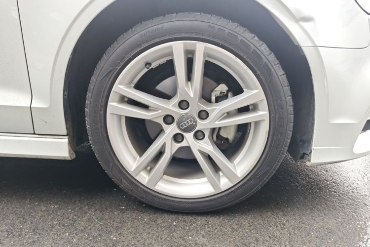 Audi A3 2019 car image #9
