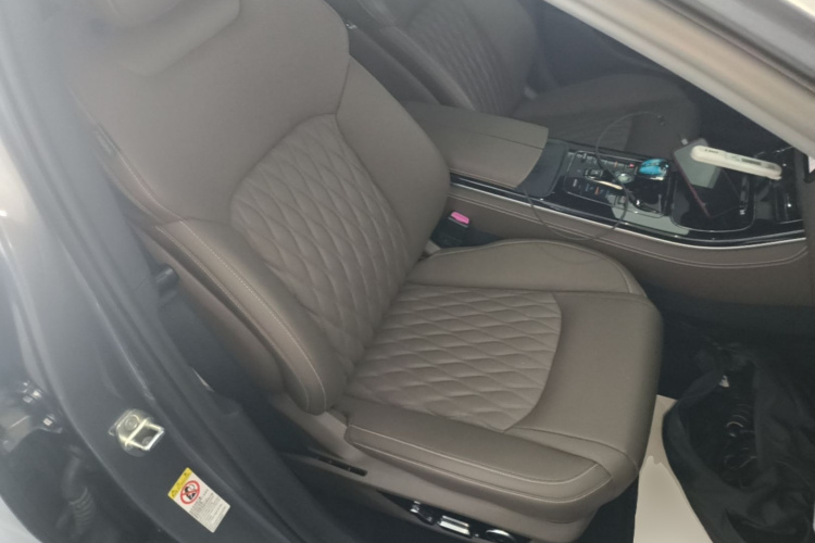 BYD Han 2022 immagine di auto #24