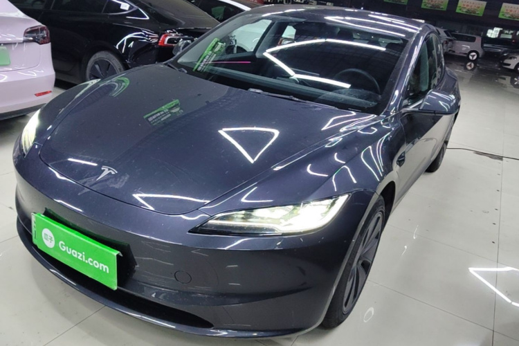 Tesla Model 3 2024 car image #2