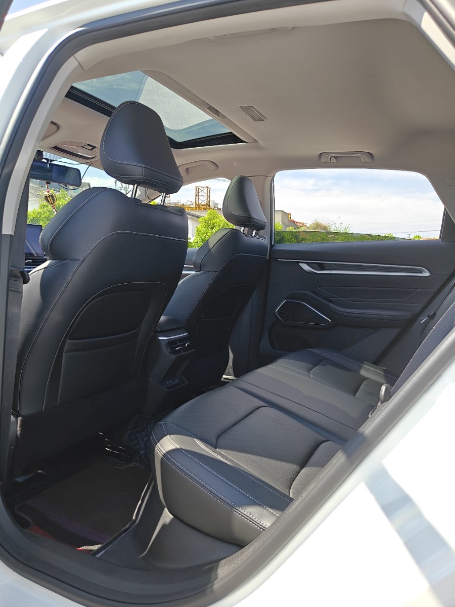 GEELY Emgrand 2024 car image #9