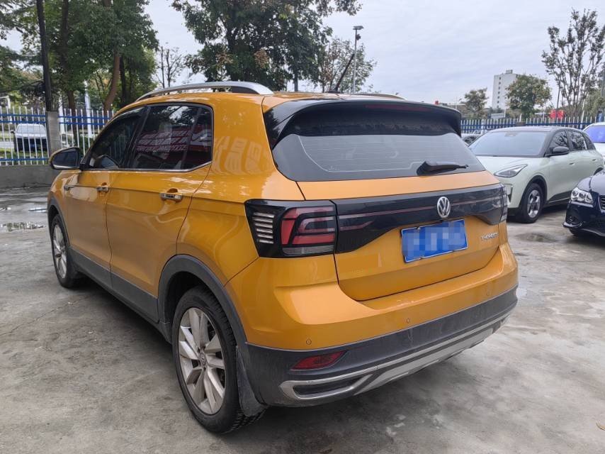 Volkswagen T-Cross 2021 #3 Volkswagen T-Cross 2021 car image #3