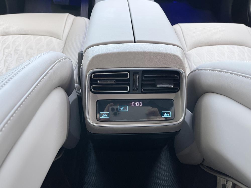 BYD Han 2024 car image #11