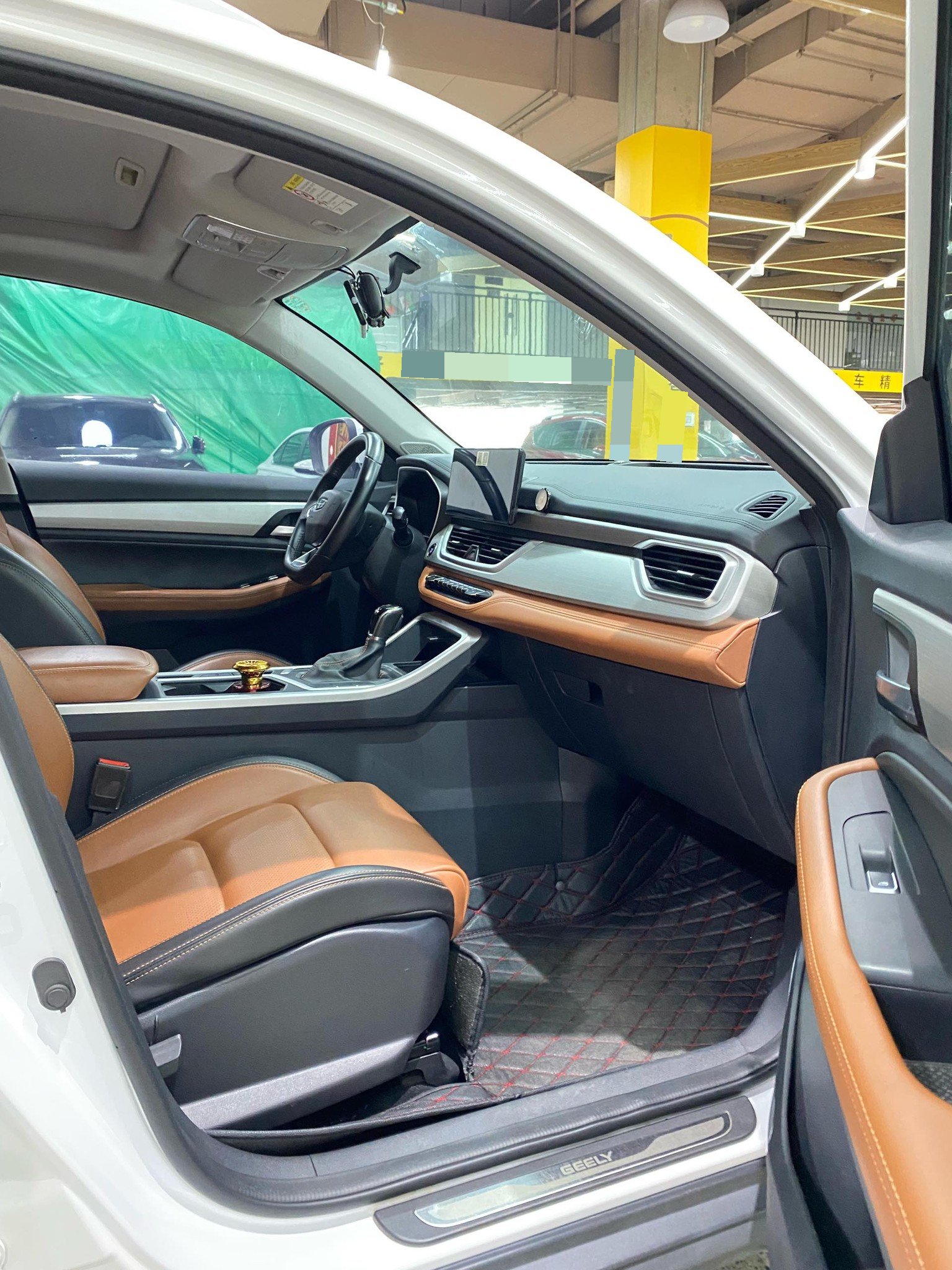 GEELY Vision X6 2020 car image #6