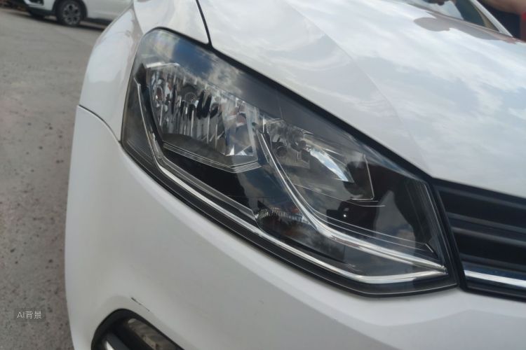 Volkswagen Polo 2015 car image #8