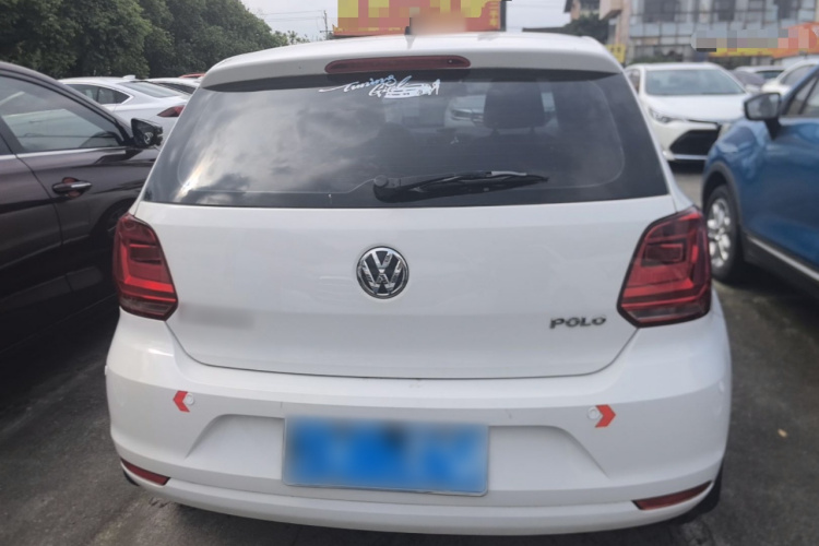 Volkswagen Polo 2014 car image #6