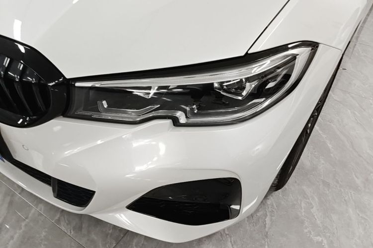 BMW 3 Series 2020 car image #23