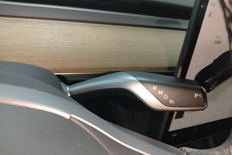 Tesla Model Y 2022 #14 Tesla Model Y 2022 car image #14