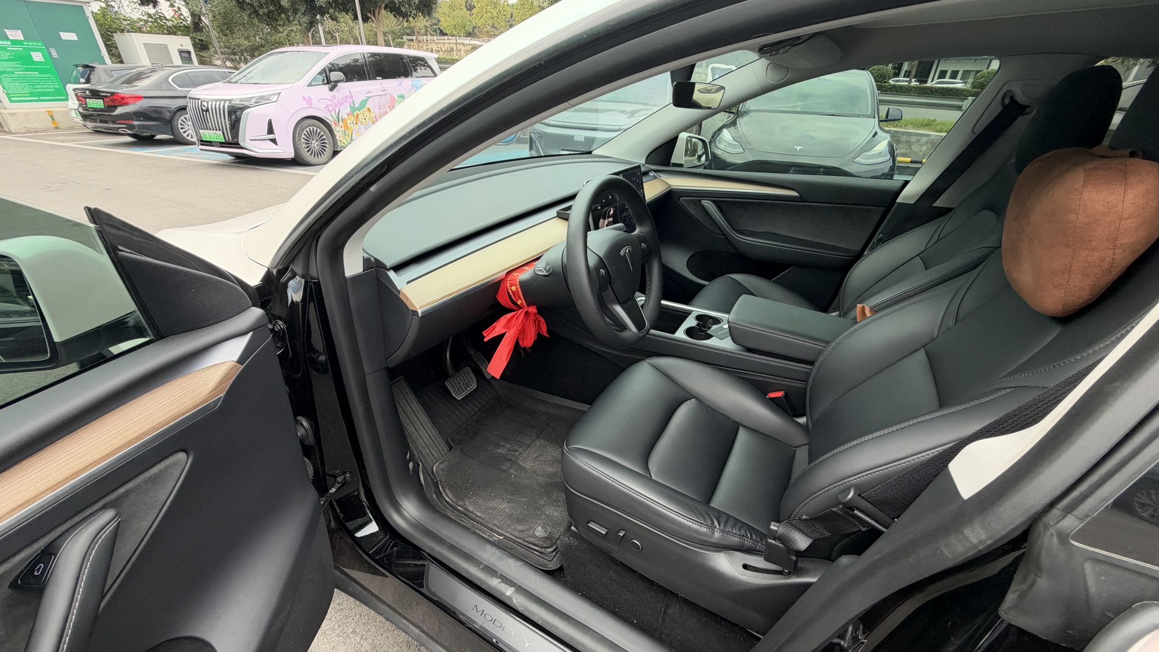 Tesla Model Y 2021 immagine di auto #4