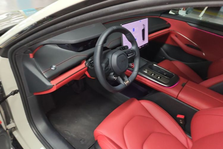 MI SU7 2025 immagine di auto #12
