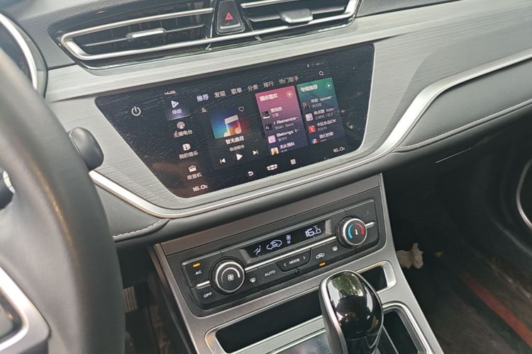 GEELY Emgrand 2021 car image #13