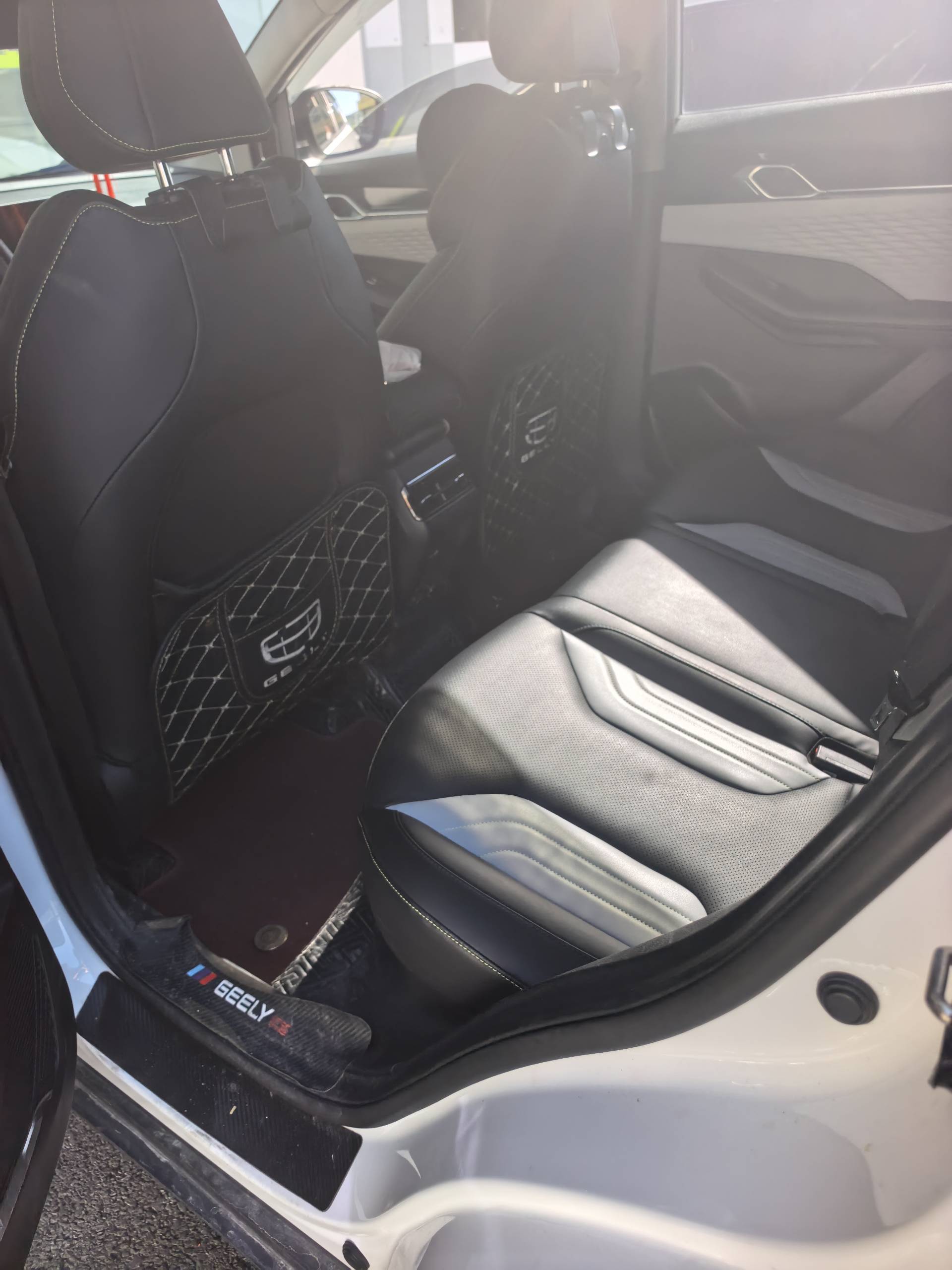 GEELY Coolray 2023 #4 GEELY Coolray 2023 imagen de coche #4