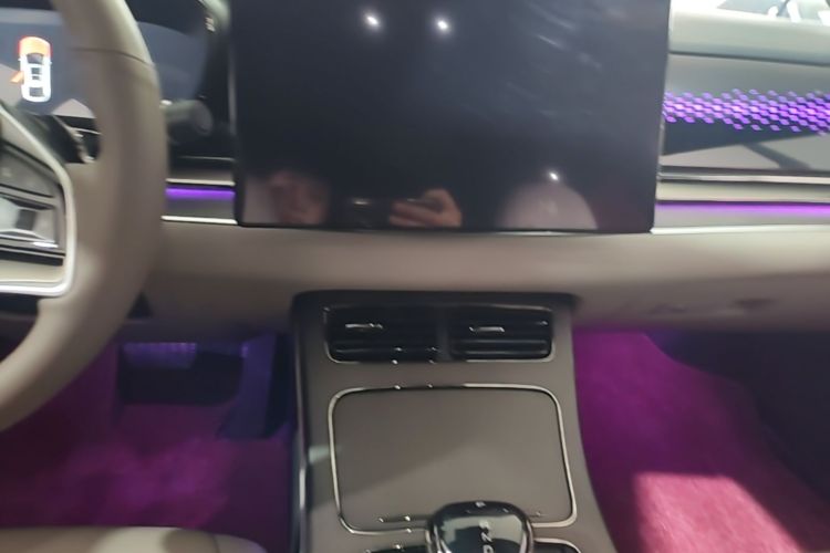 BYD Han 2024 car image #13