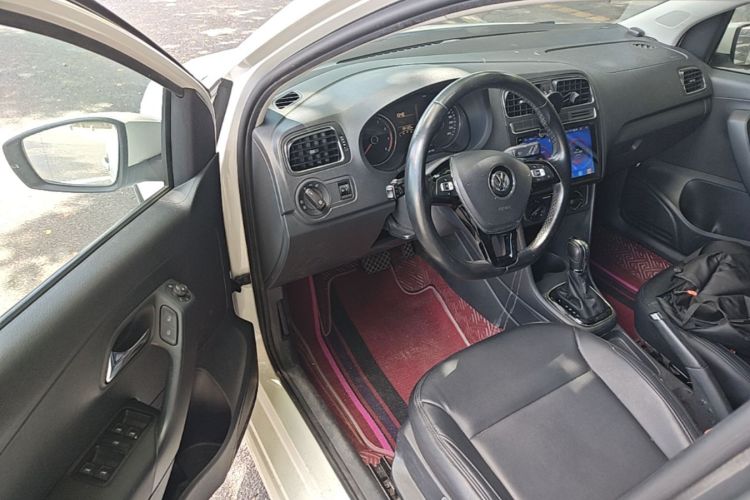 Volkswagen Polo 2016 #18 Volkswagen Polo 2016 car image #18