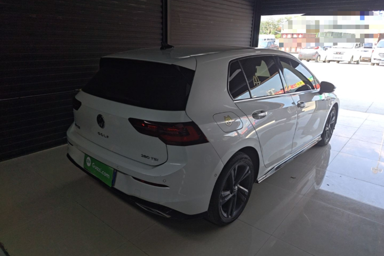 Volkswagen Golf 2023 car image #7