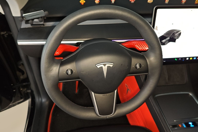 Tesla Model Y 2024 #11 Tesla Model Y 2024 car image #11