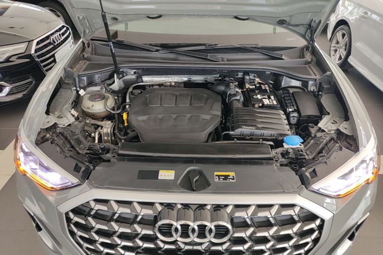 Audi Q3 2024 car image #20